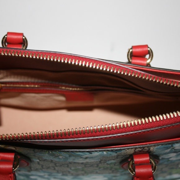Gucci Blooms GG Supreme Medium Tote Shoulder Bag - Picture 6 of 7